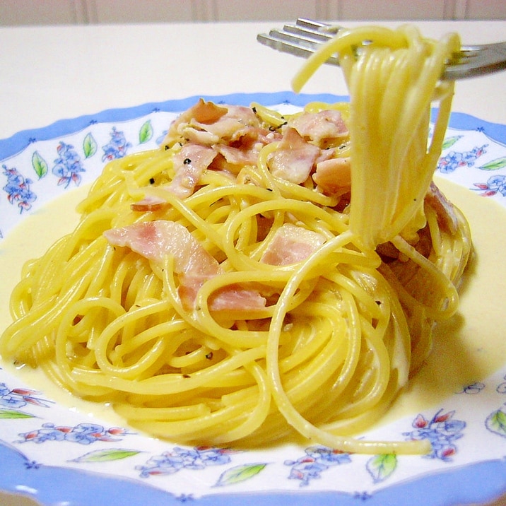 牛乳と卵黄でお手軽 カルボナーラ レシピ 作り方 By Megupon3 楽天レシピ